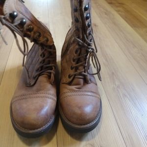 Steve Madden Saffrin leather Combat Boots, size 7